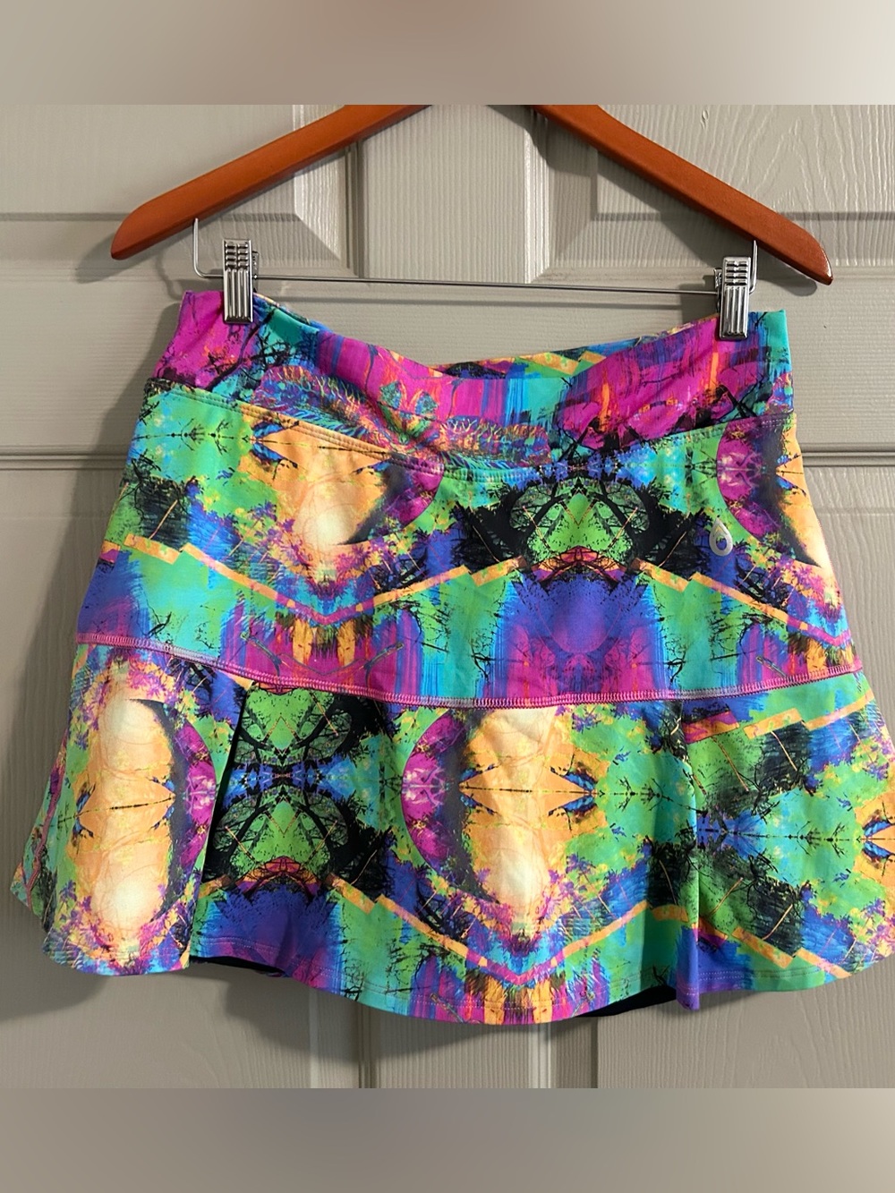 Dona Jo Vibrant Multi-Color Abstract A-Line Skirt with Built-in shorts. XL